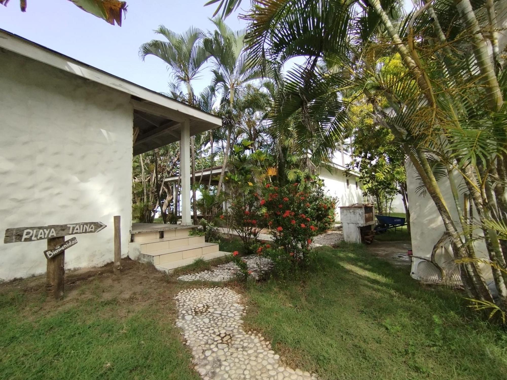 Villa Bianca - Beachfront With Pool Sosua Bagian luar foto